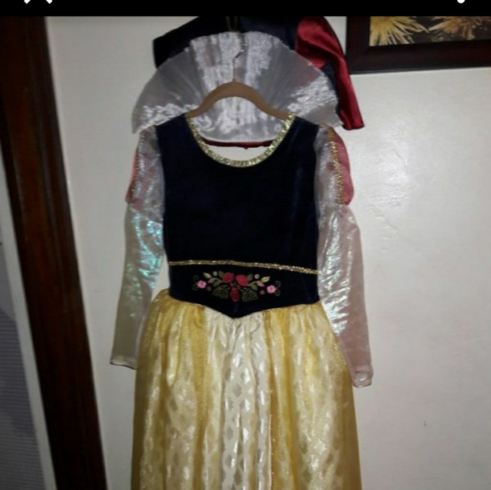 Beautiful Snow White dress for girls